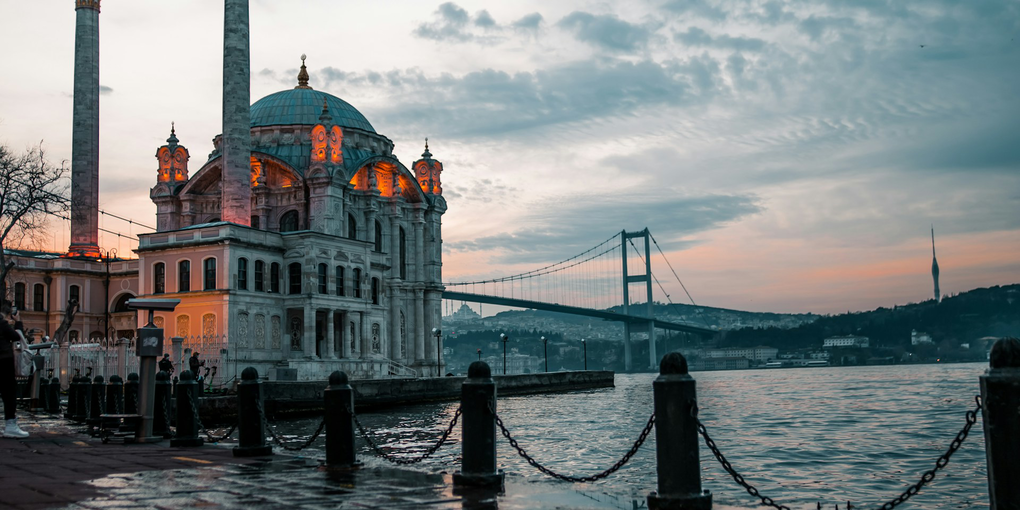 İstanbul'da Ne Yapılır? 2026 Gezi Rehberi: Tarihi Yarımada, Boğaz ve Yerel Lezzetler